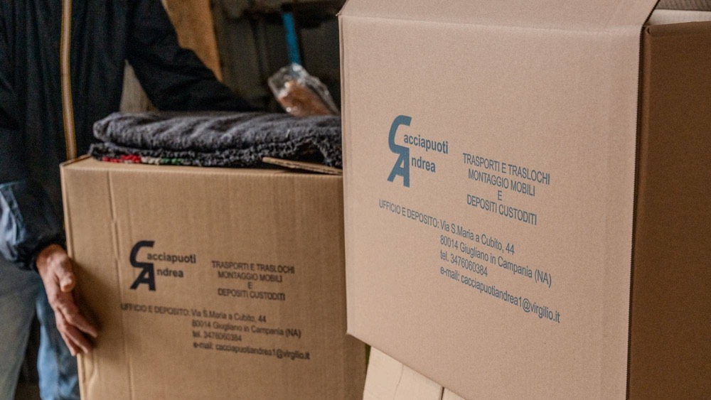 Scatole da trasloco stampate con il marchio Cacciapuoti Andrea